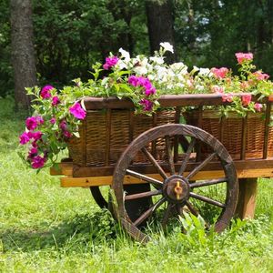 Two easy DIY tips for fixing and sprucing up old garden planters for your garden. Some of my favorite flower garden DIY decor tips!