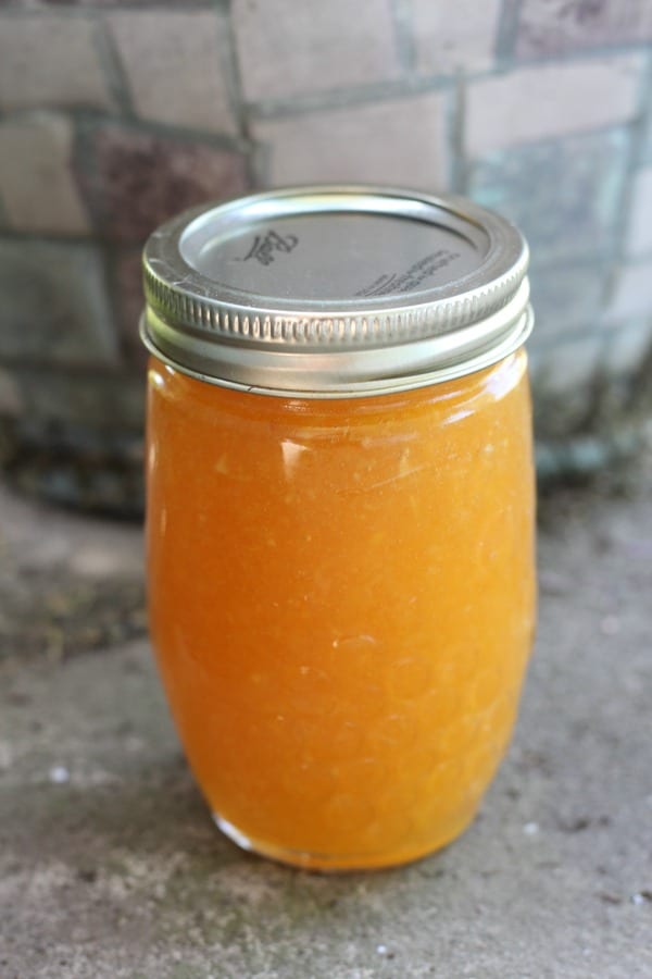 Easy recipe for canning peach jam.
