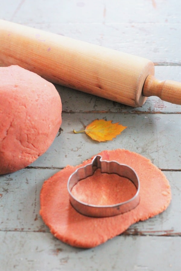 This pumpkin pie play dough is easy to make and a fun fall craft activity for preschool.