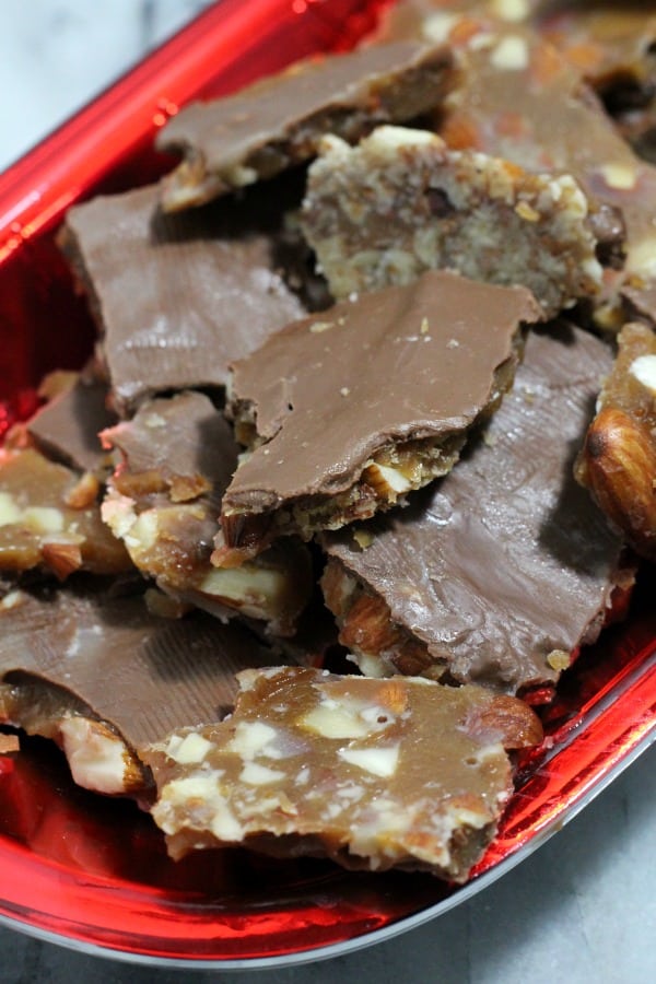 The best English toffee recipe to make as a special treat to give to family and friends during the holidays. You will love this easy English toffee recipe!