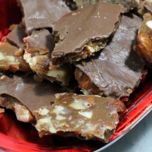 The best English toffee recipe to make as a special treat to give to family and friends during the holidays. You will love this easy English toffee recipe!