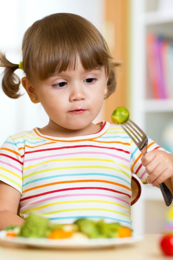 Sample daily breakfast, lunch, snack, and dinner menu for a 1 year old, including an easy recipe for homemade cream of vegetable soup.