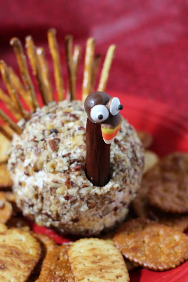 Thiis cheeseball turkey recipe is one of my favorite Thanksgiving appetizers ideas.