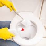 My favorite toilet cleaning hacks! These bathroom cleaning hacks will get your toilet sparkling clean in no time.
