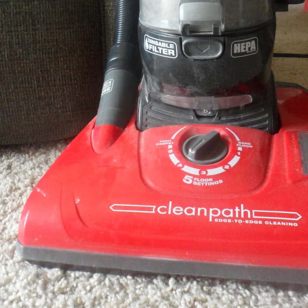 eliminating-vacuum-smells-creative-homemaking