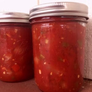 Best salsa recipe for canning. Easy canning recipe for beginners.