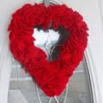 Easy DIY felt wreath to make for Valentine's Day.