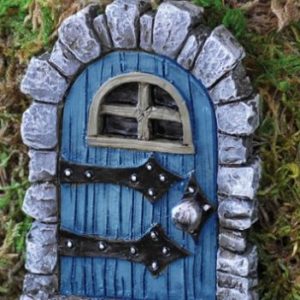 These fairy doors for trees are the perfect accessories for your DIY fairy garden.