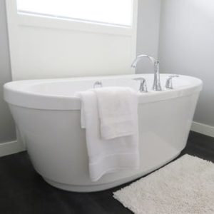 Expert tips for cleaning and removing stubborn bathtub rings.