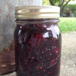 Recipe for canning homemade blackberry jam with either liquid pectin or powdered pectin.