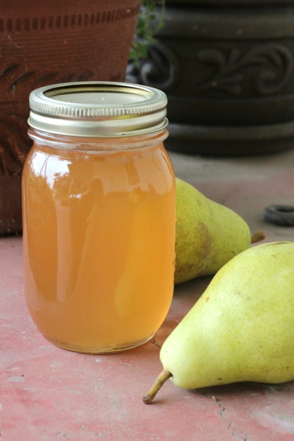 Easy recipe for canning pear jelly. One of my favorite fall canning recipes!