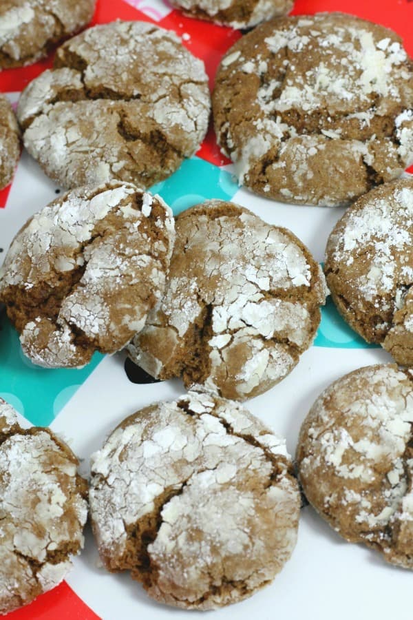 Easy recipe for gingerbread crinkle cookies. One of my new favorite Christmas cookie recipes for holiday cookie exchanges!