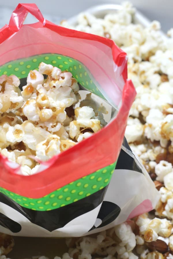 Easy Karo crazy crunch recipe that was popular in the 1970's. It is an easy delicious caramel corn with almonds and pecans added for extra crunch. Yum!