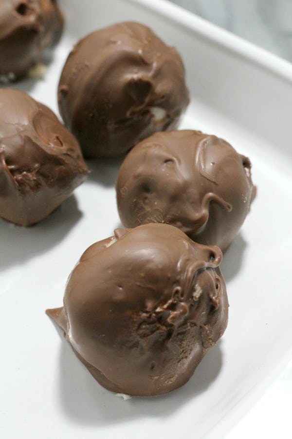 Kentucky Bourbon Balls - Creative Homemaking