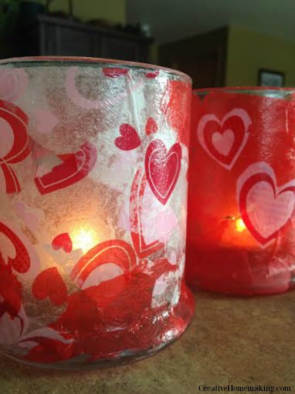 Easy, fun mason jar candles to make for Valentine's Day. One of my favorite mason jar Valentine's Day crafts.