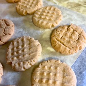 Easy peanut butter cookies recipe.