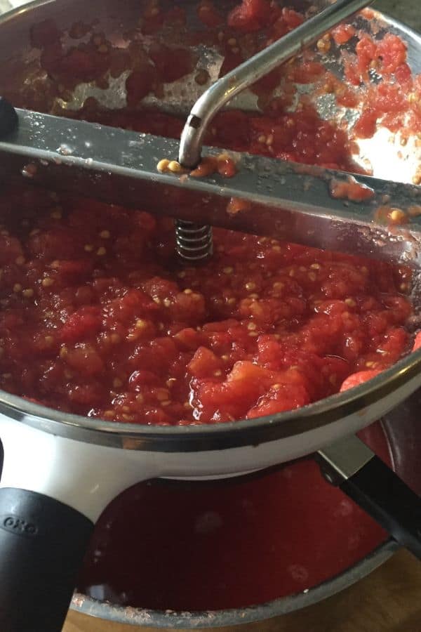 Easy recipe for canning pizza sauce for food storage.