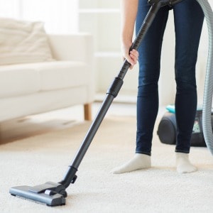 Canister vacuum cleaner