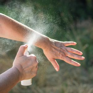 Say goodbye to pesky mosquito bites with this natural solution! Learn how vinegar can help repel mosquitoes and keep them at bay. Check out our guide on KoalaChat and enjoy a mosquito-free summer!
